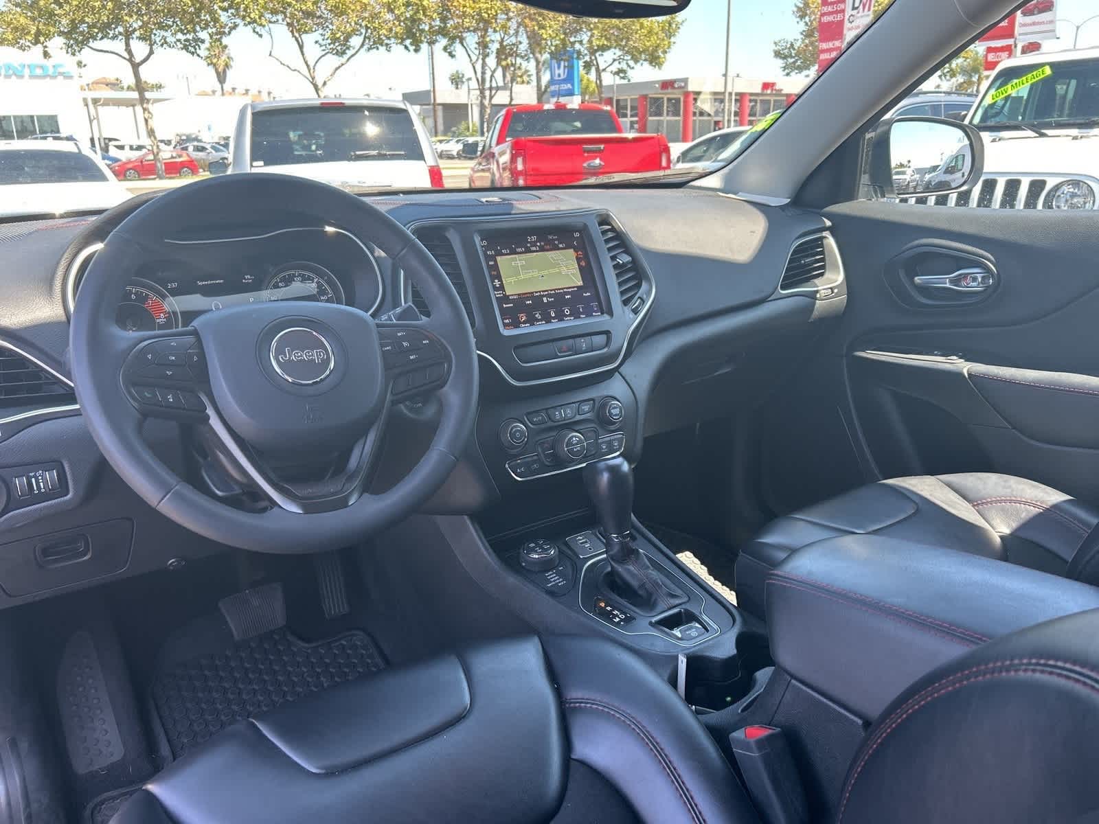 Thumbnail: 2022 Jeep Cherokee - 25