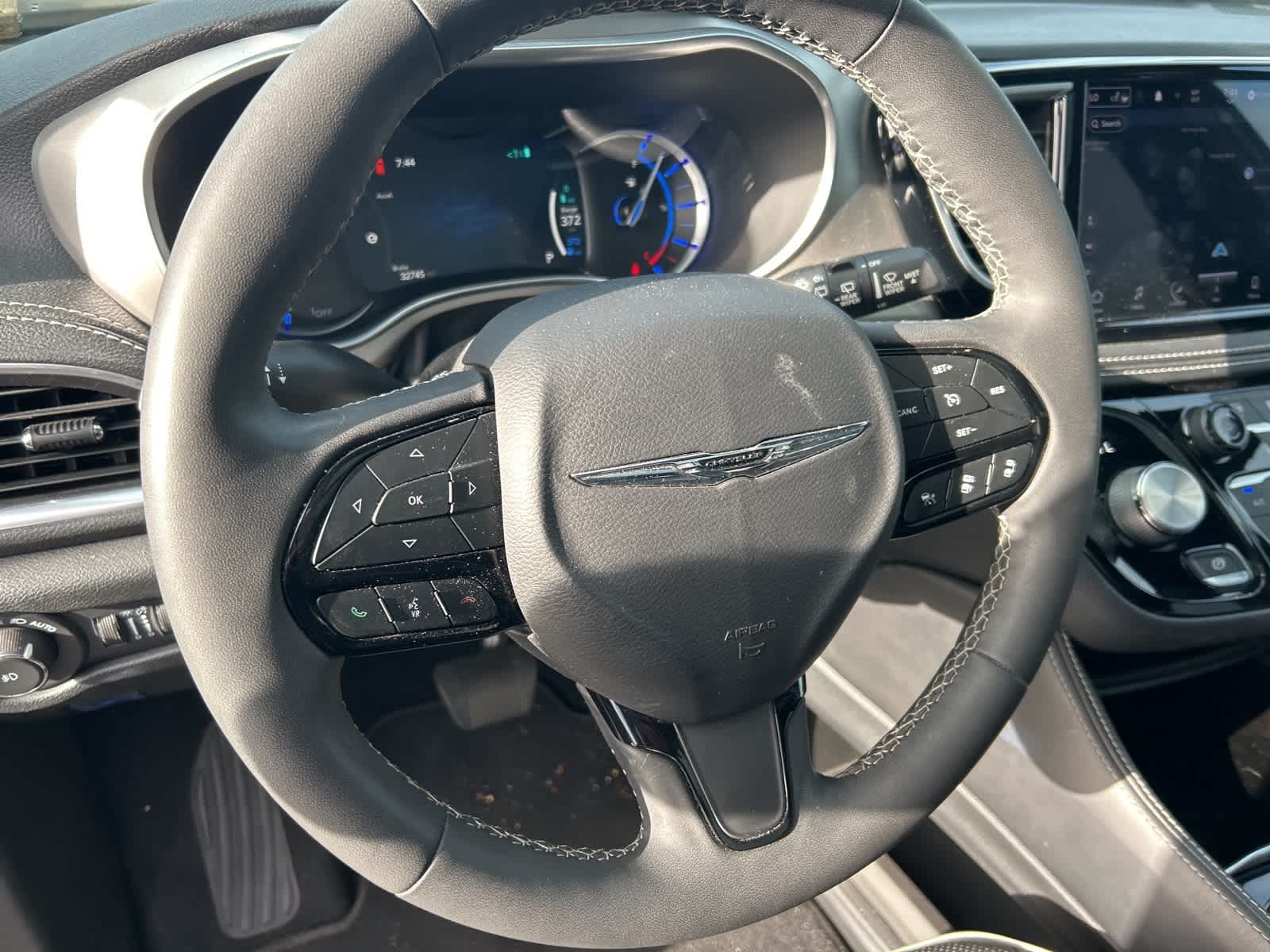 Thumbnail: 2022 Chrysler Pacifica - 35