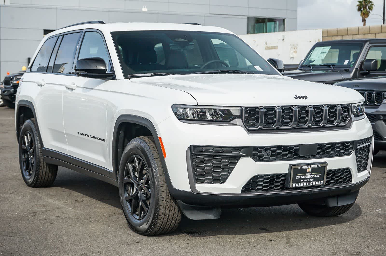 Thumbnail: 2026 Jeep Grand Cherokee - 3