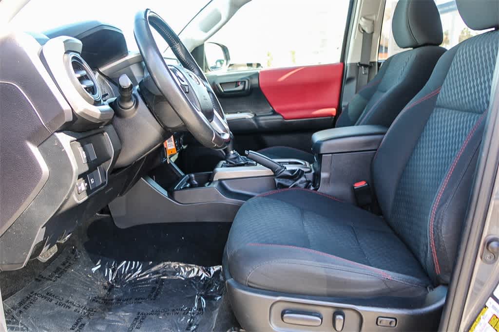 2021 Toyota Tacoma SR5 17
