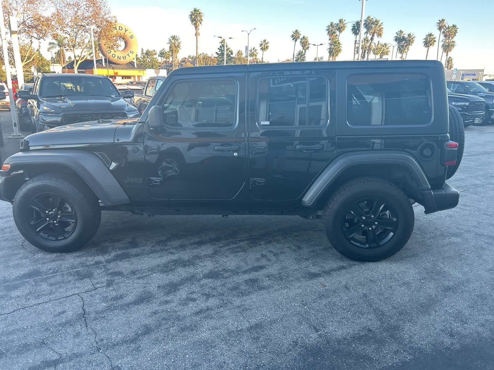 Thumbnail: 2021 Jeep Wrangler - 3