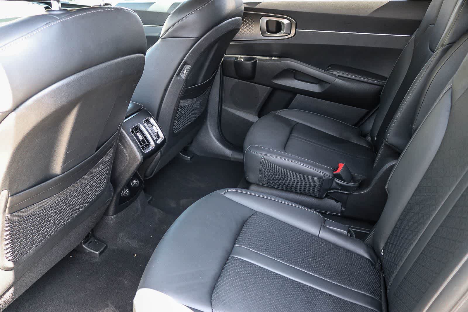 Thumbnail: 2023 Kia Sorento - 17