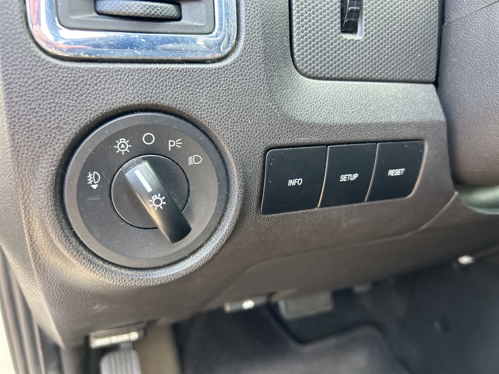 Thumbnail: 2010 Ford Escape - 28