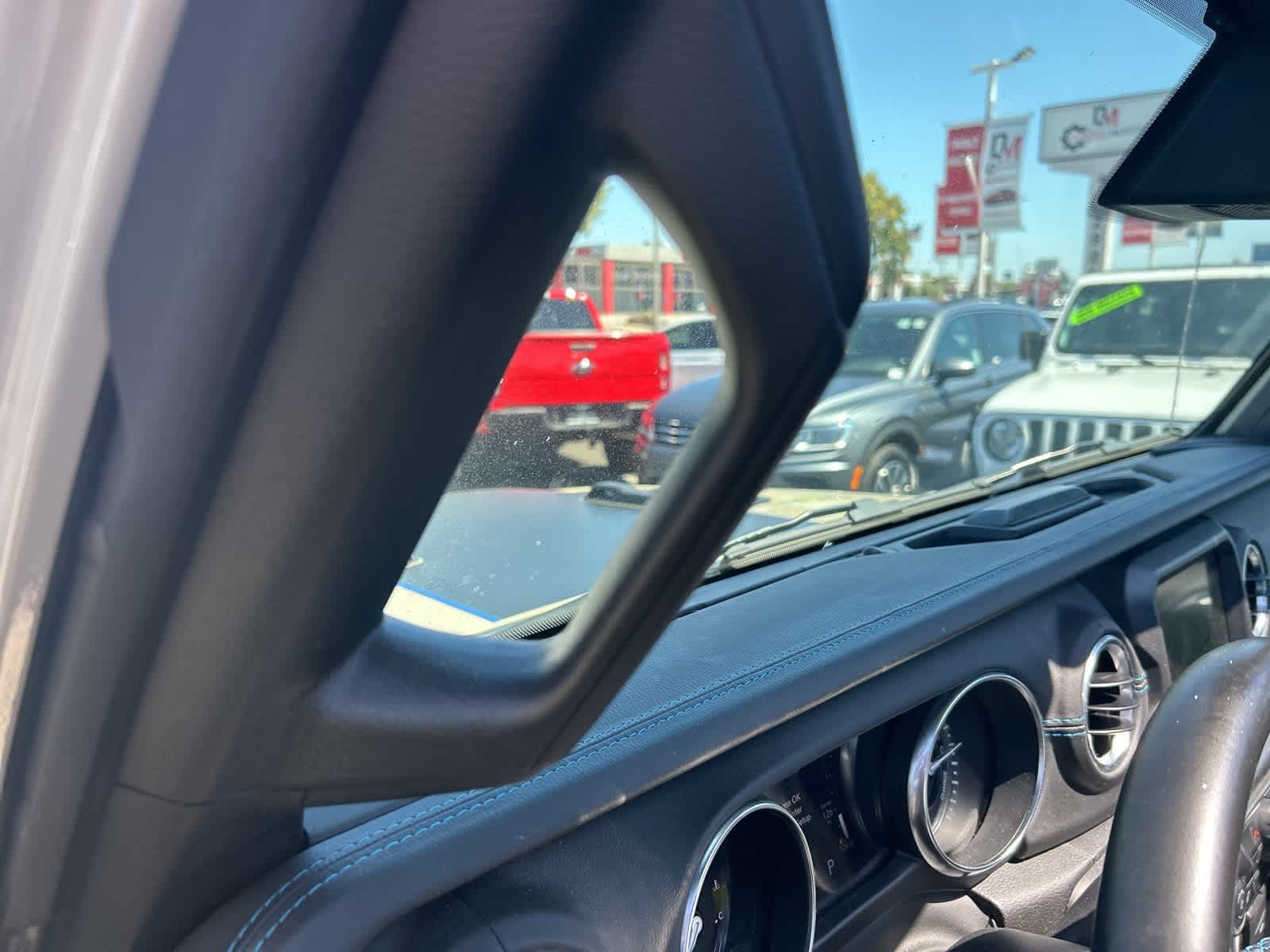 Thumbnail: 2022 Jeep Wrangler - 31