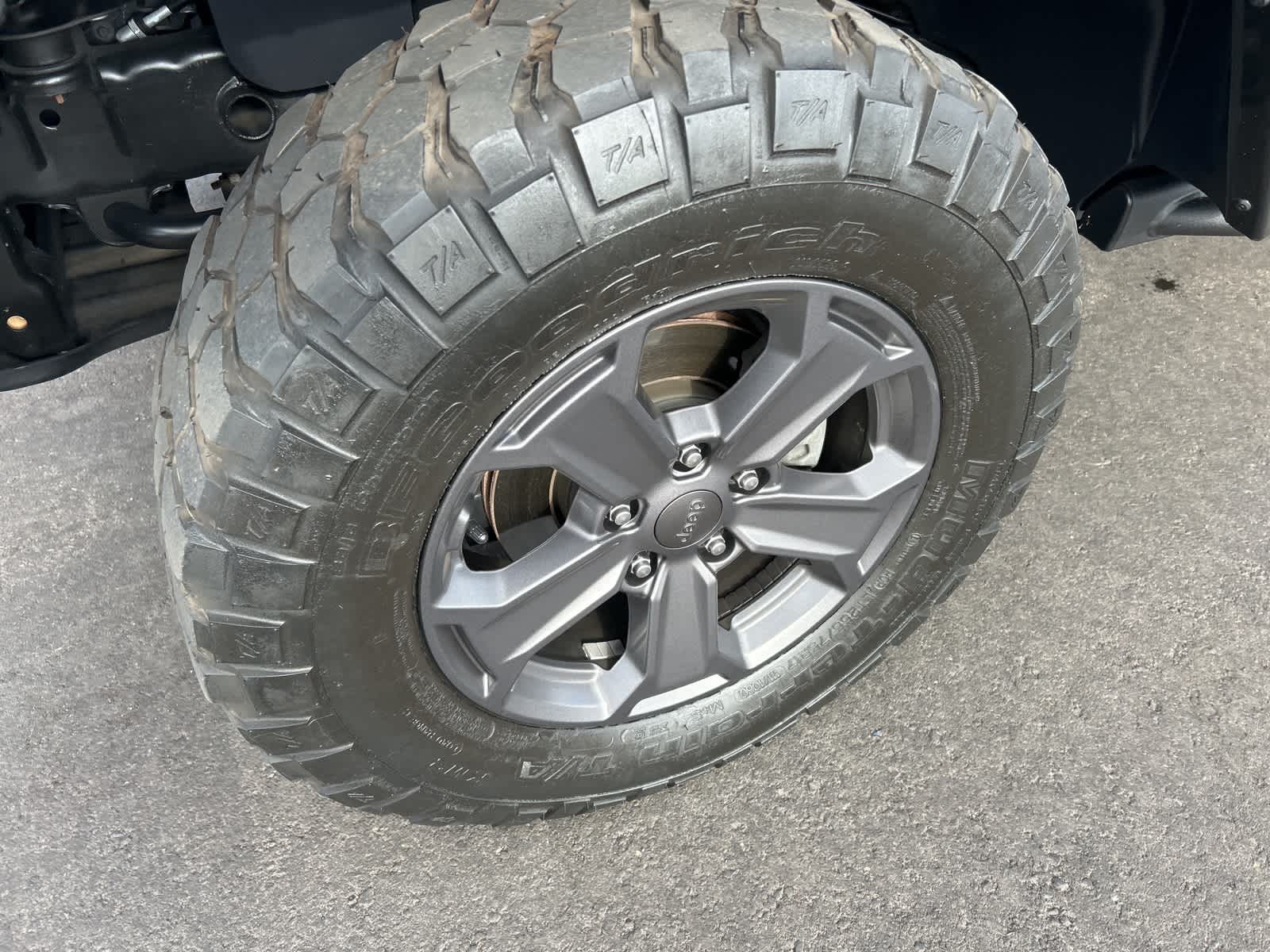 Thumbnail: 2017 Jeep Wrangler - 12