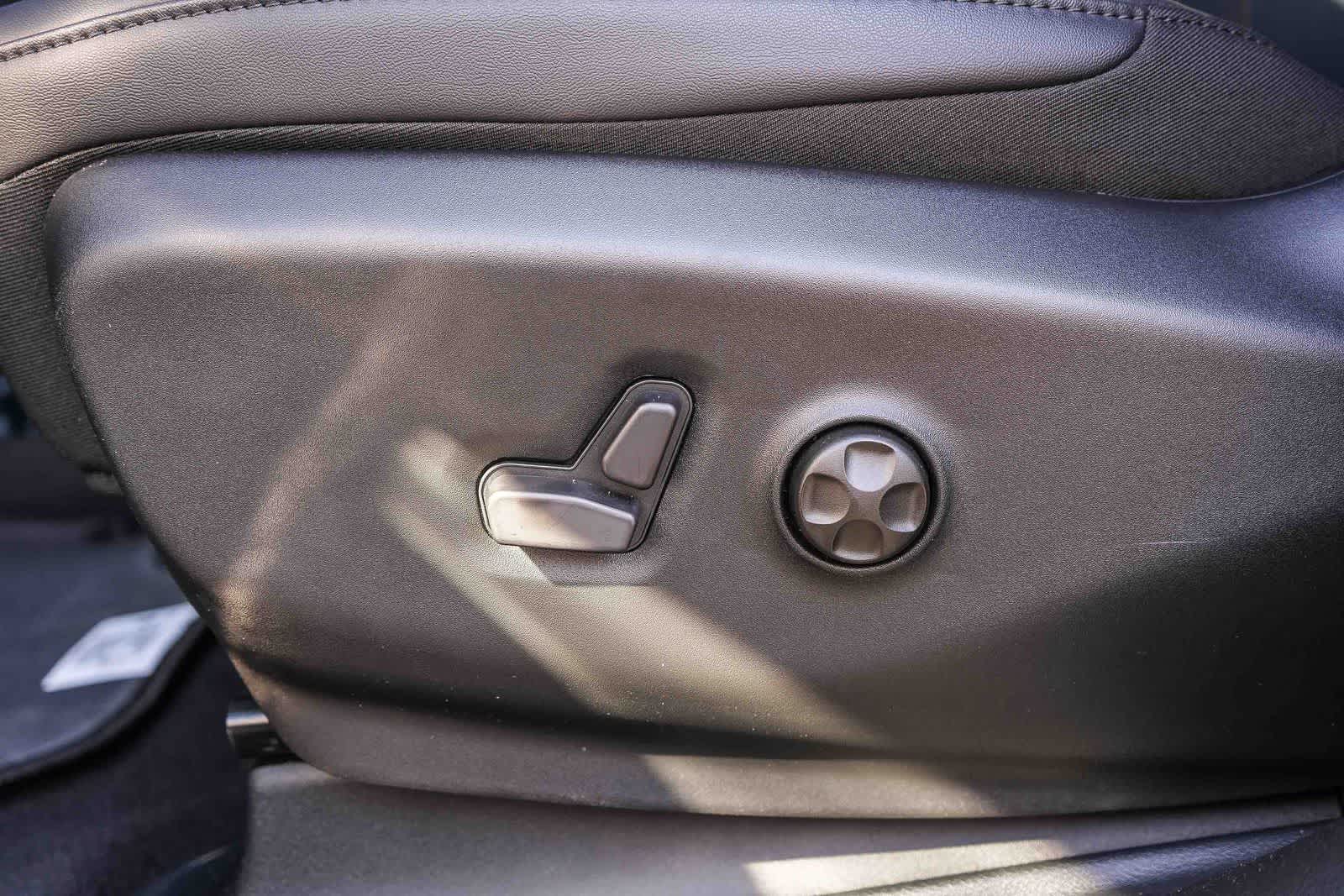 Thumbnail: 2026 Chrysler Pacifica - 23