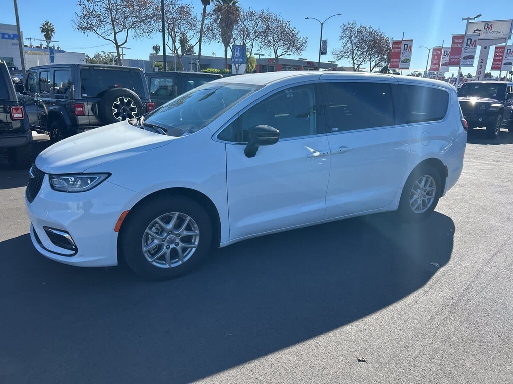 Used 2024 Chrysler Pacifica Touring L Van Passenger Van