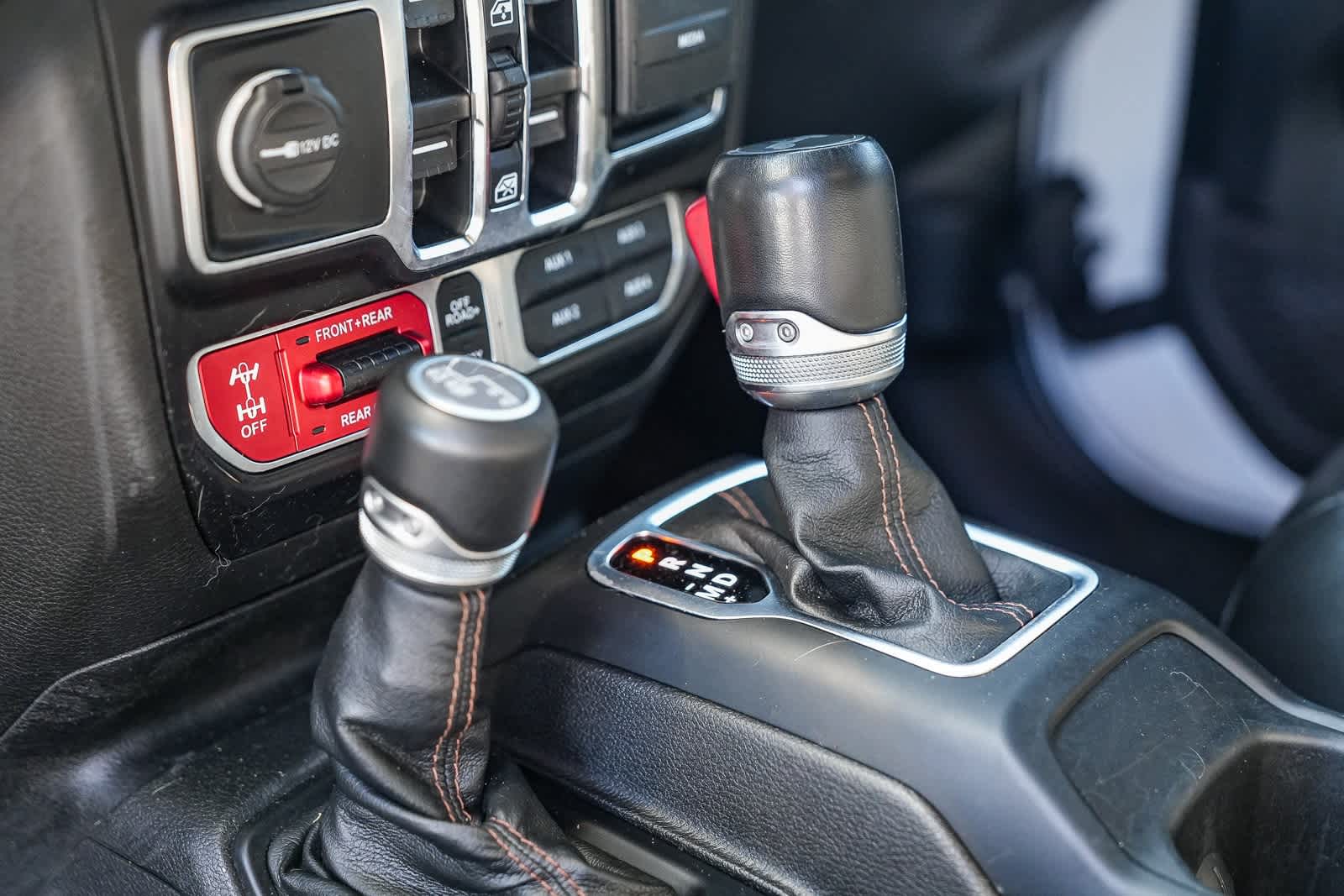 Thumbnail: 2022 Jeep Wrangler - 16