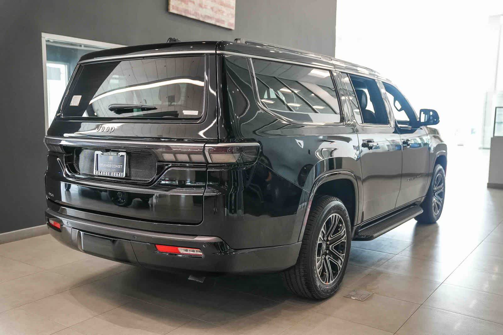 Thumbnail: 2026 Jeep Grand Wagoneer L - 4