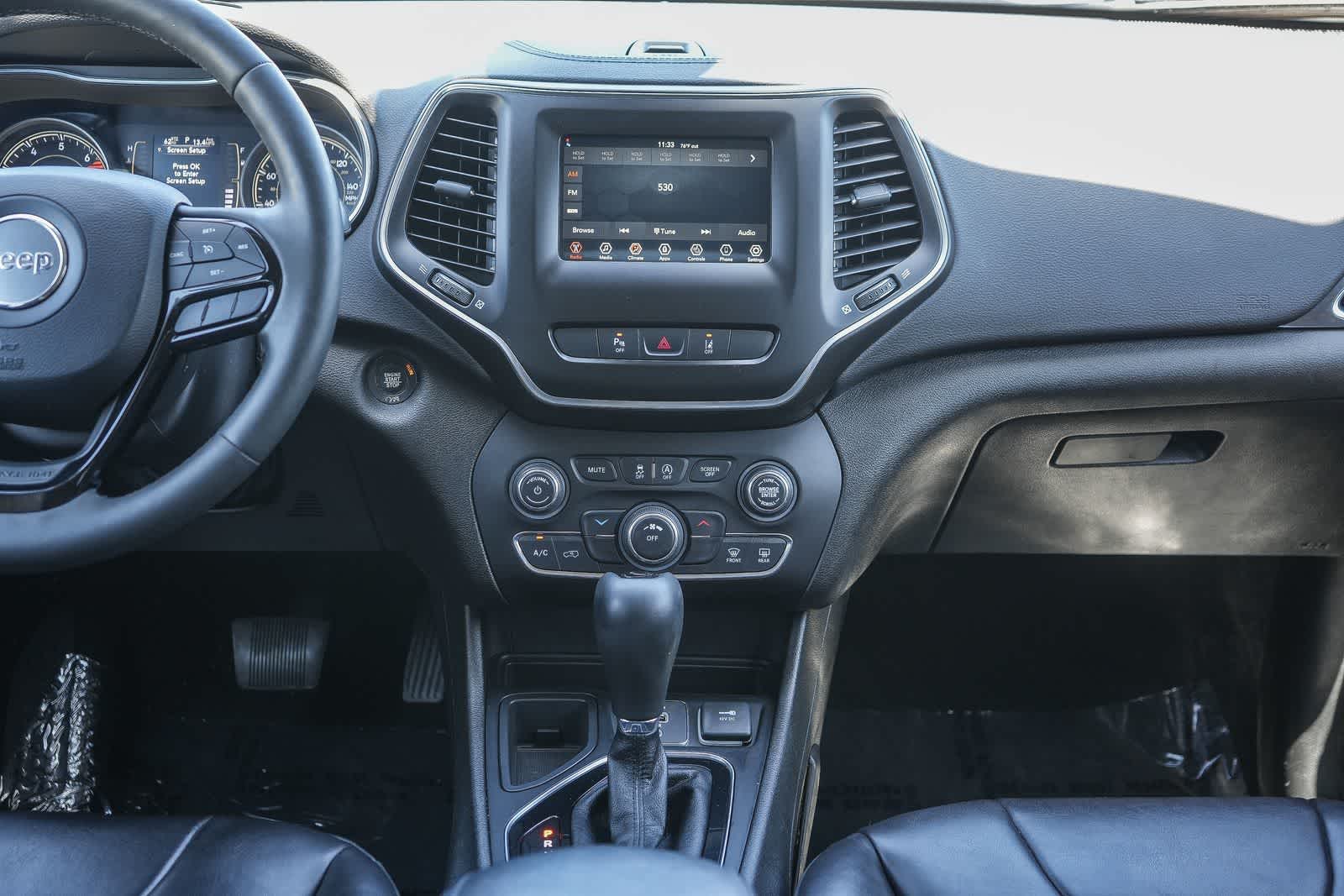 Thumbnail: 2021 Jeep Cherokee - 12