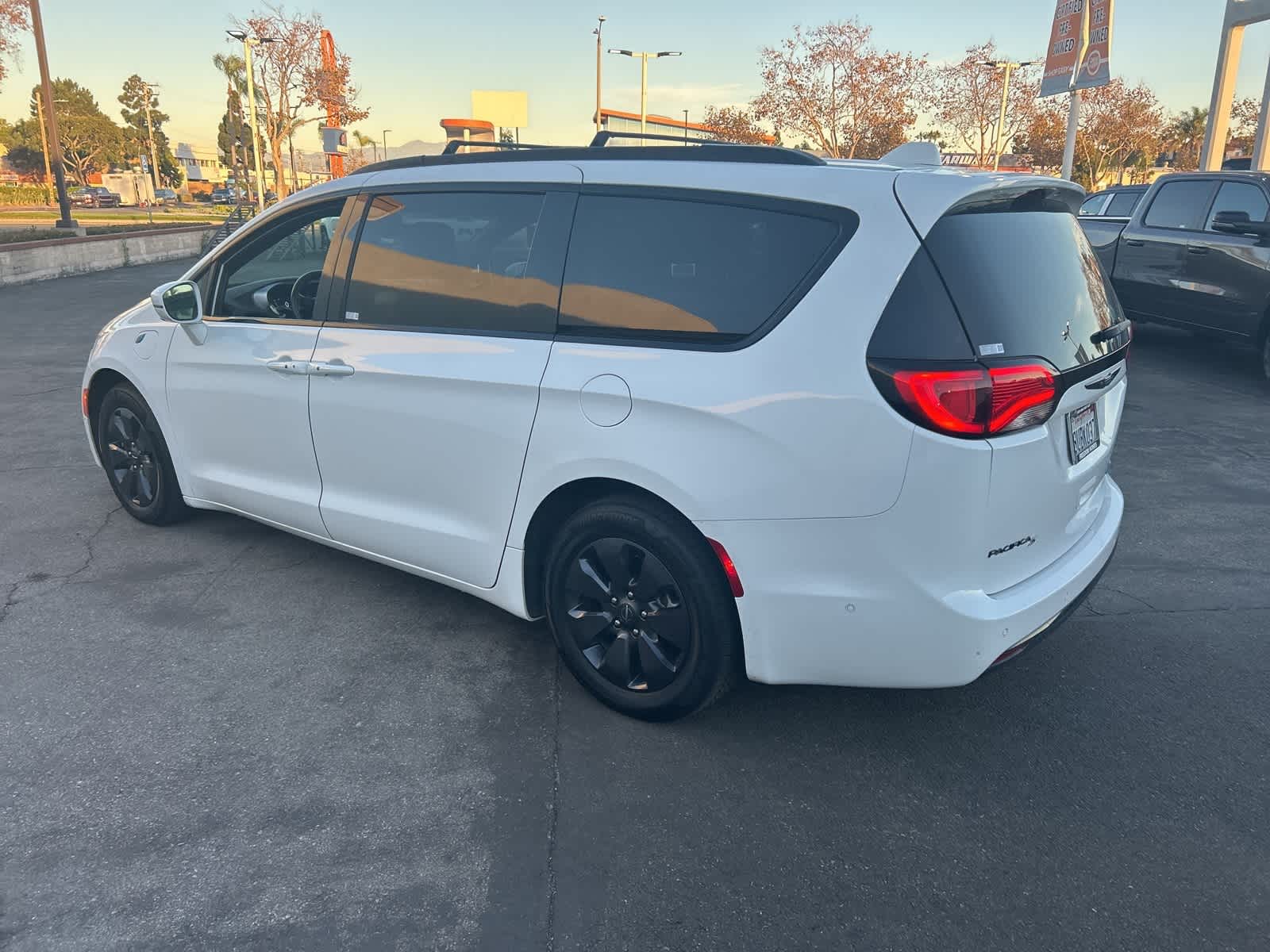 Thumbnail: 2020 Chrysler Pacifica - 5