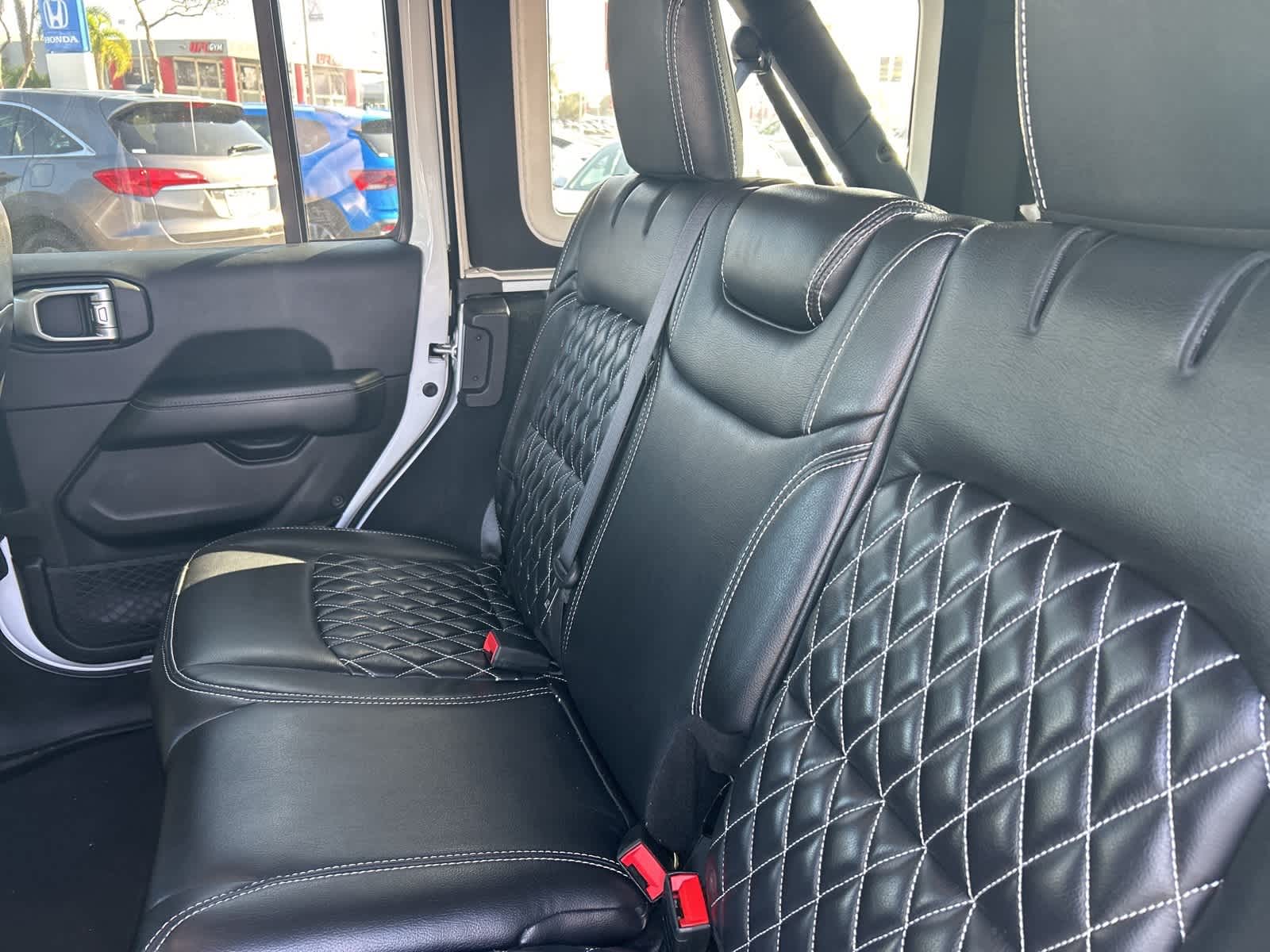 Thumbnail: 2022 Jeep Wrangler - 34