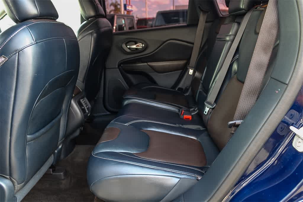 Thumbnail: 2015 Jeep Cherokee - 18