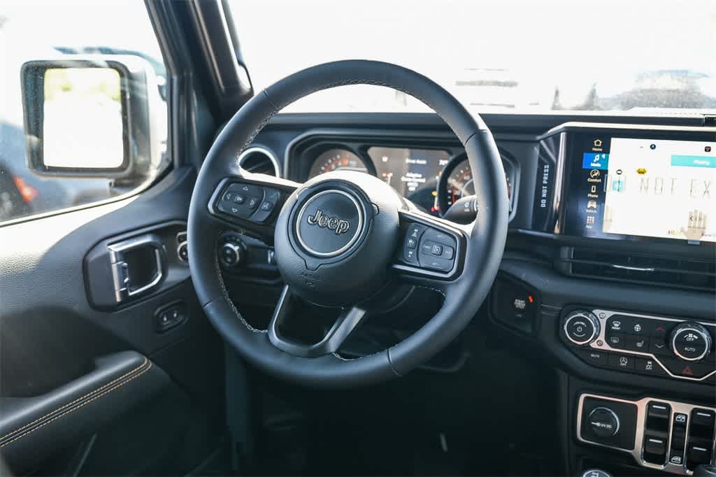 Thumbnail: 2025 Jeep Gladiator - 16