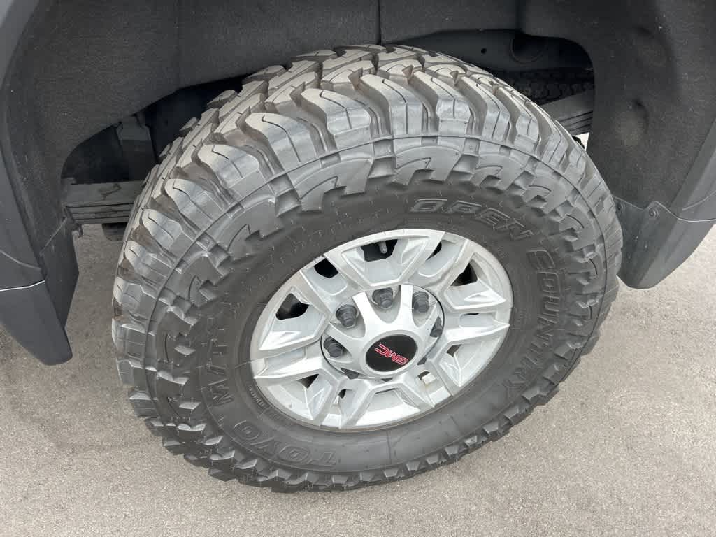 Thumbnail: 2022 GMC Sierra 2500 - 16