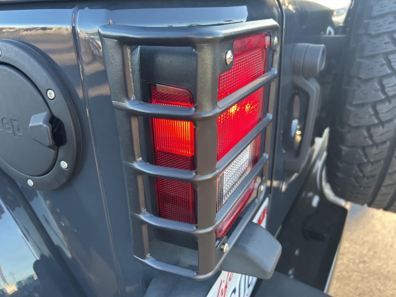 Thumbnail: 2018 Jeep Wrangler - 21