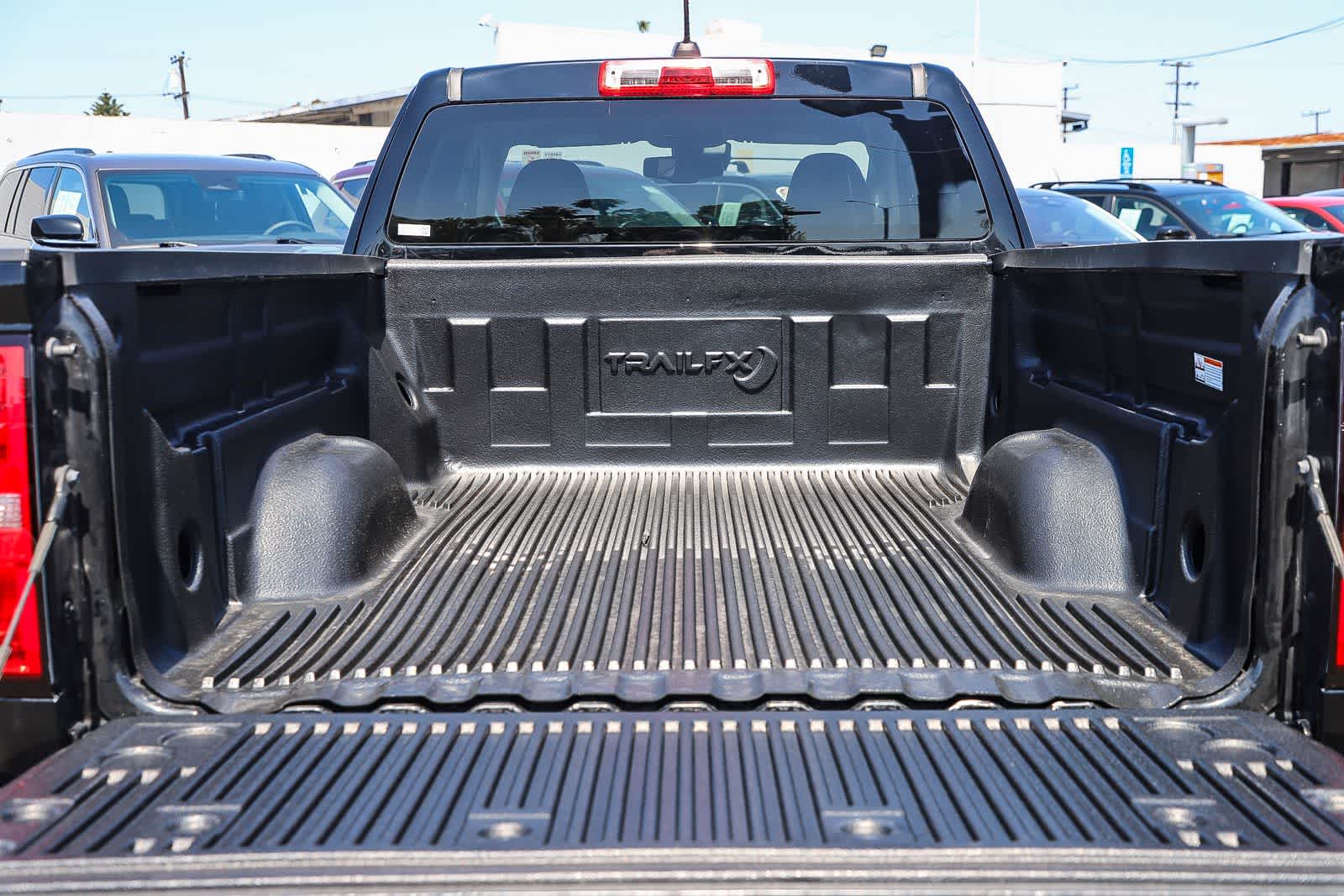 Thumbnail: 2022 Chevrolet Colorado - 23
