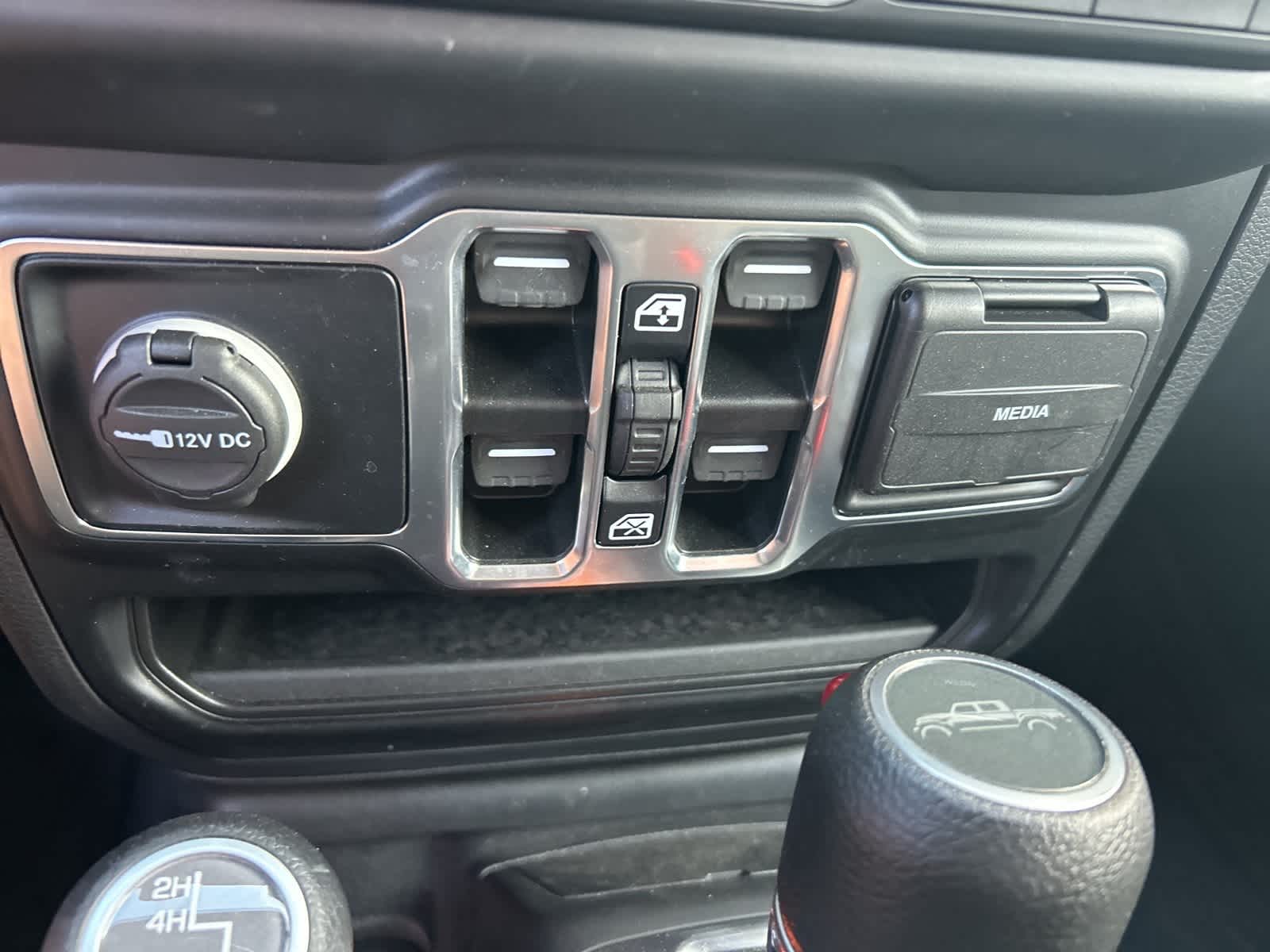 Thumbnail: 2021 Jeep Gladiator - 41