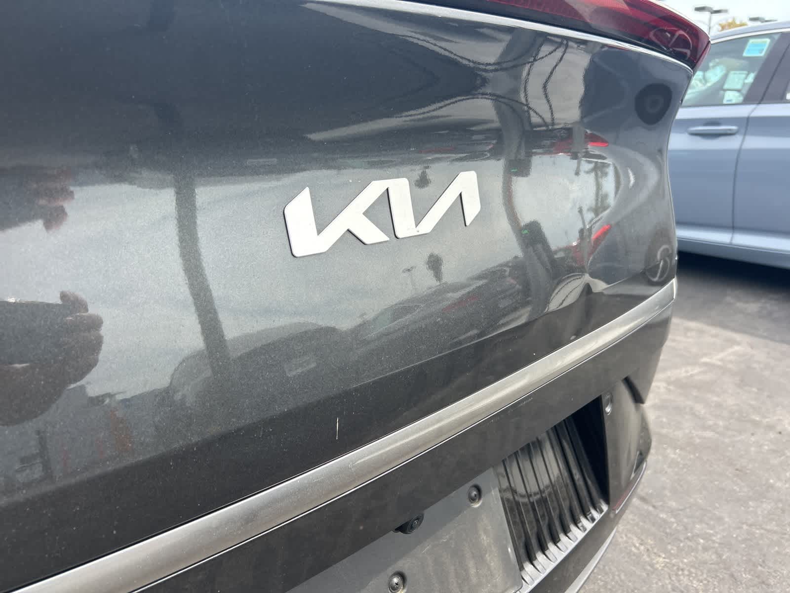 Thumbnail: 2022 Kia EV6 - 17