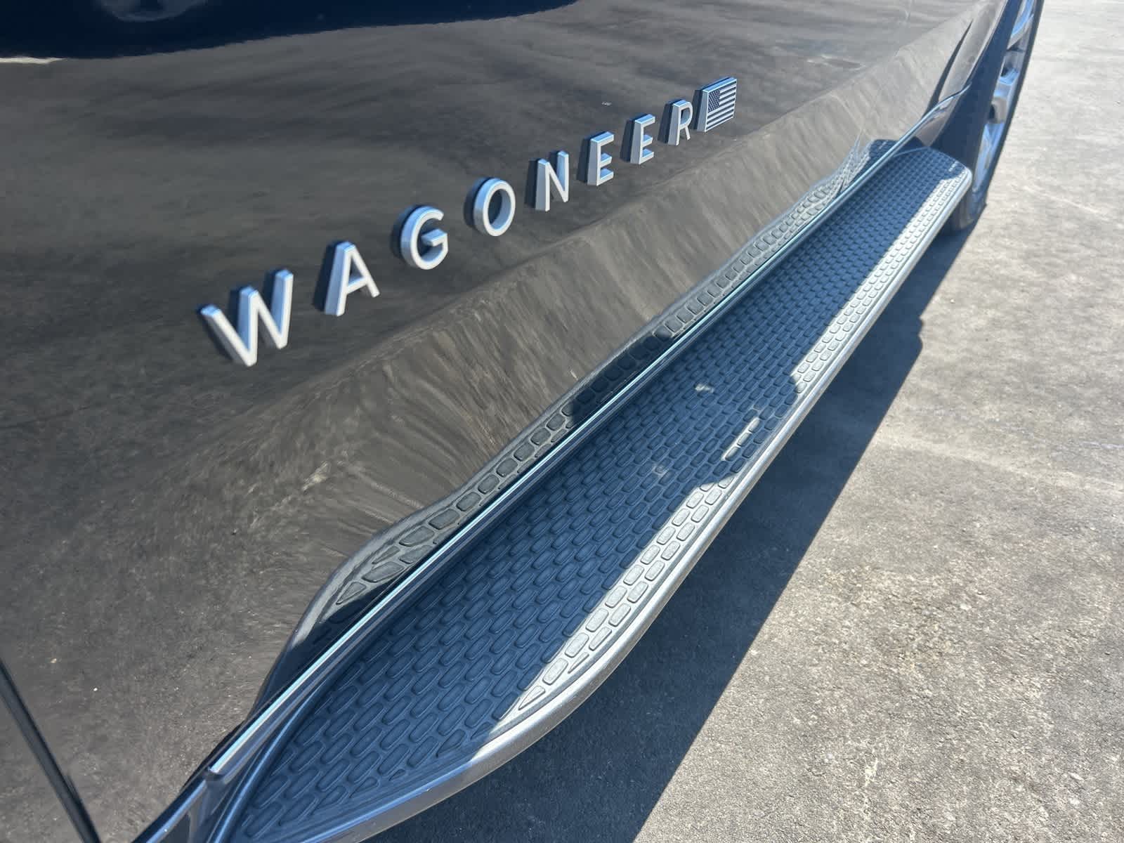 Thumbnail: 2022 Jeep Wagoneer - 11