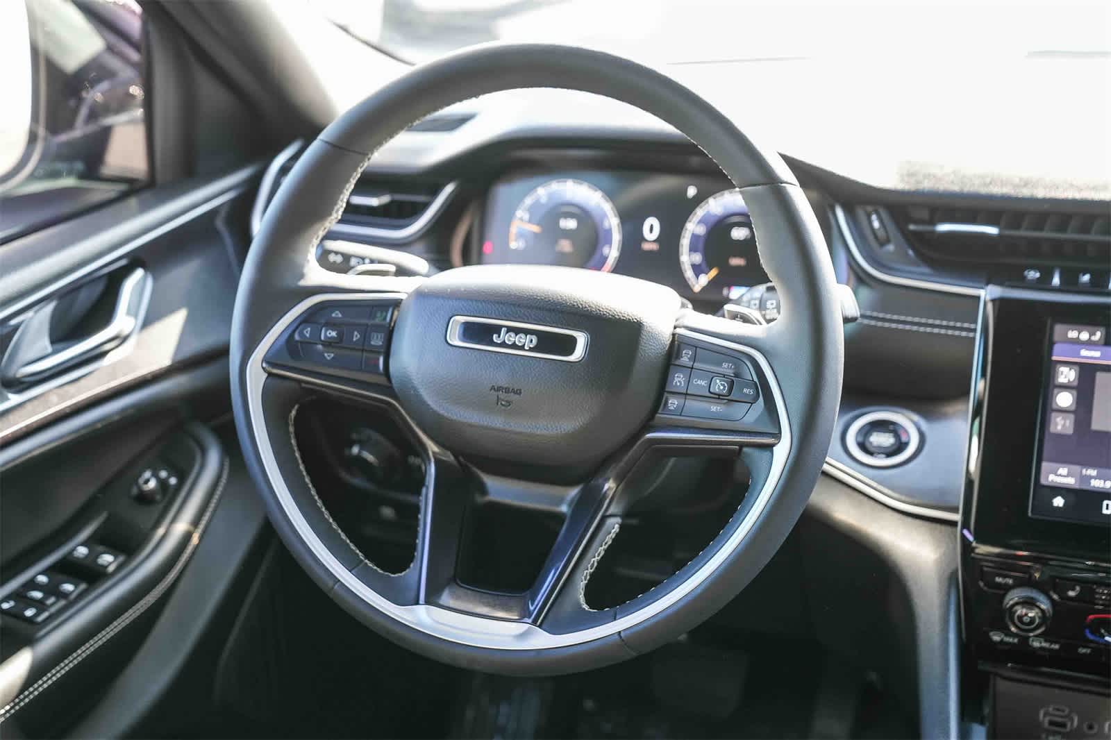 Thumbnail: 2023 Jeep Grand Cherokee - 12