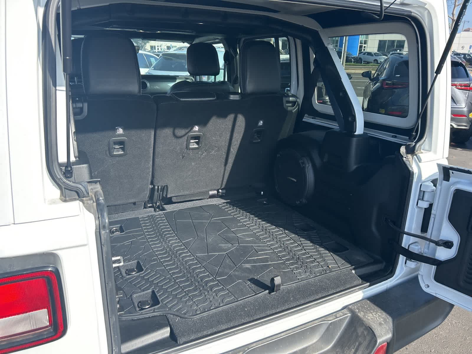 Thumbnail: 2022 Jeep Wrangler - 38