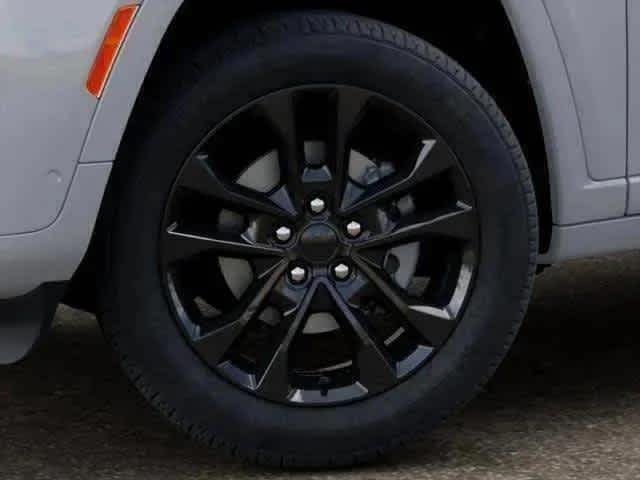 Thumbnail: 2026 Jeep Grand Cherokee - 3