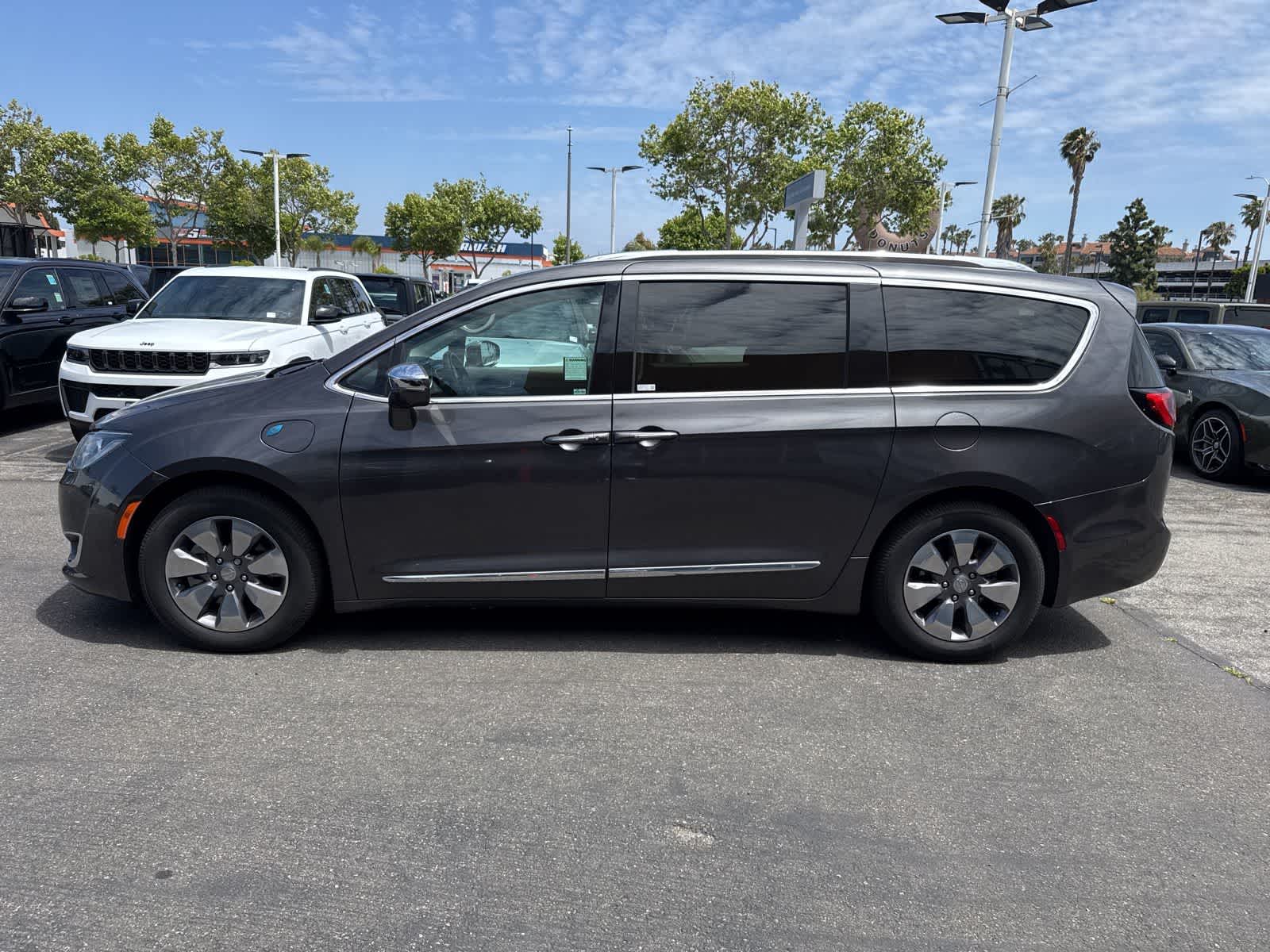 Thumbnail: 2019 Chrysler Pacifica - 2