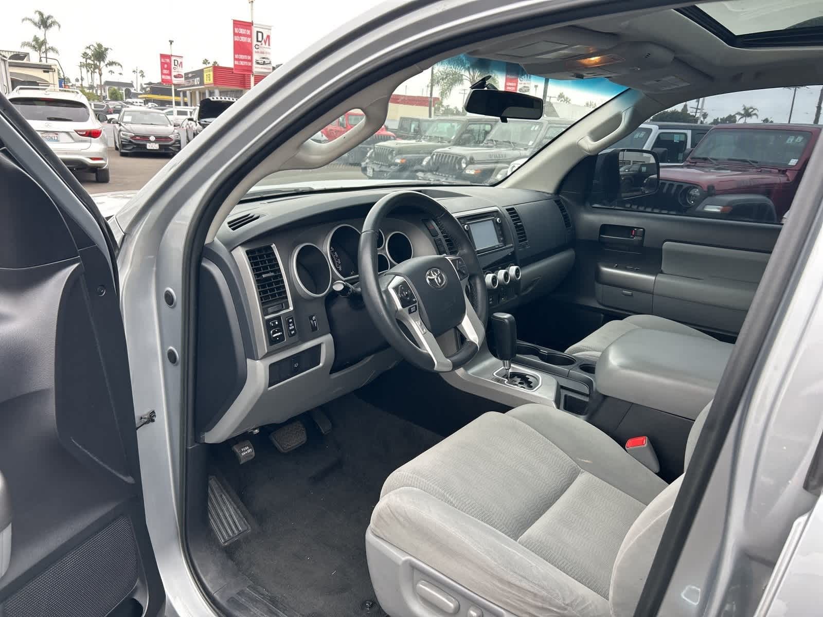 Thumbnail: 2015 Toyota Sequoia - 22