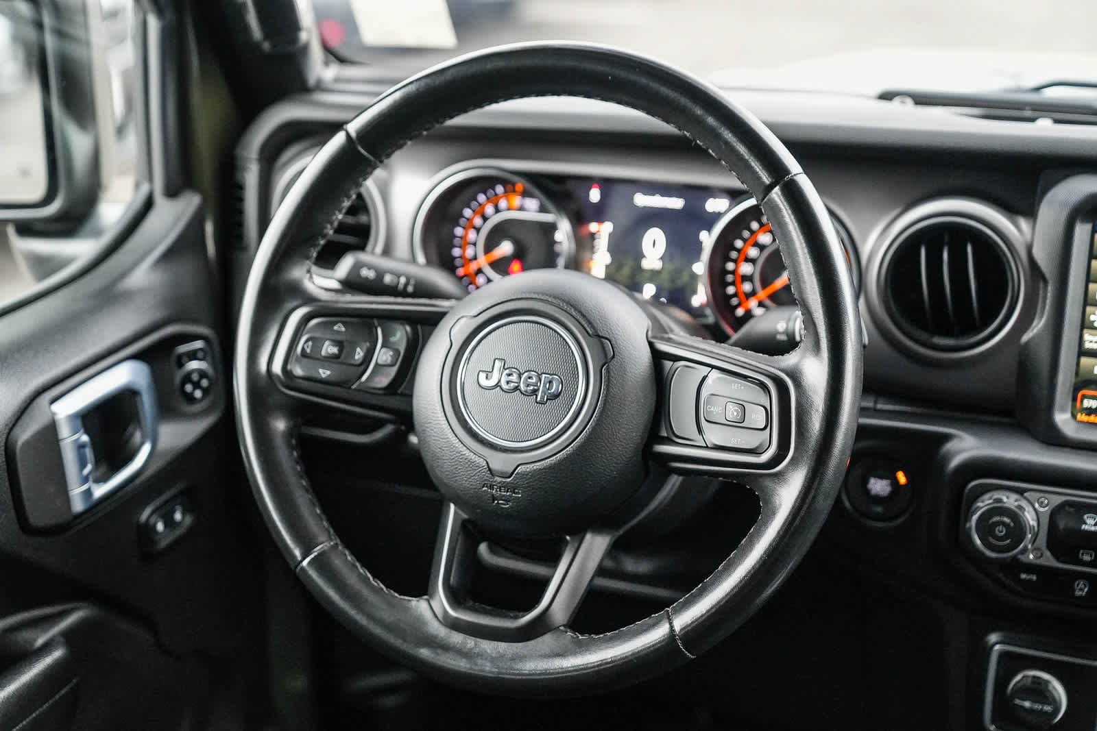 Thumbnail: 2021 Jeep Gladiator - 14