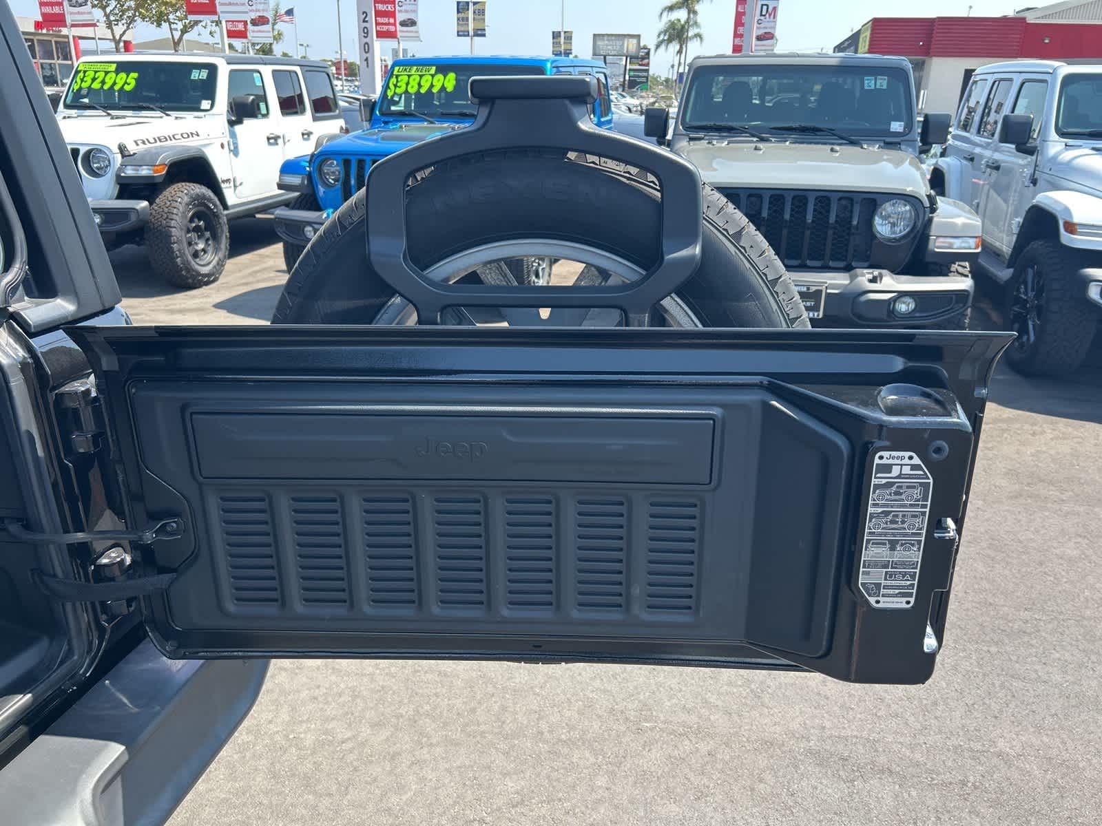 Thumbnail: 2024 Jeep Wrangler - 31