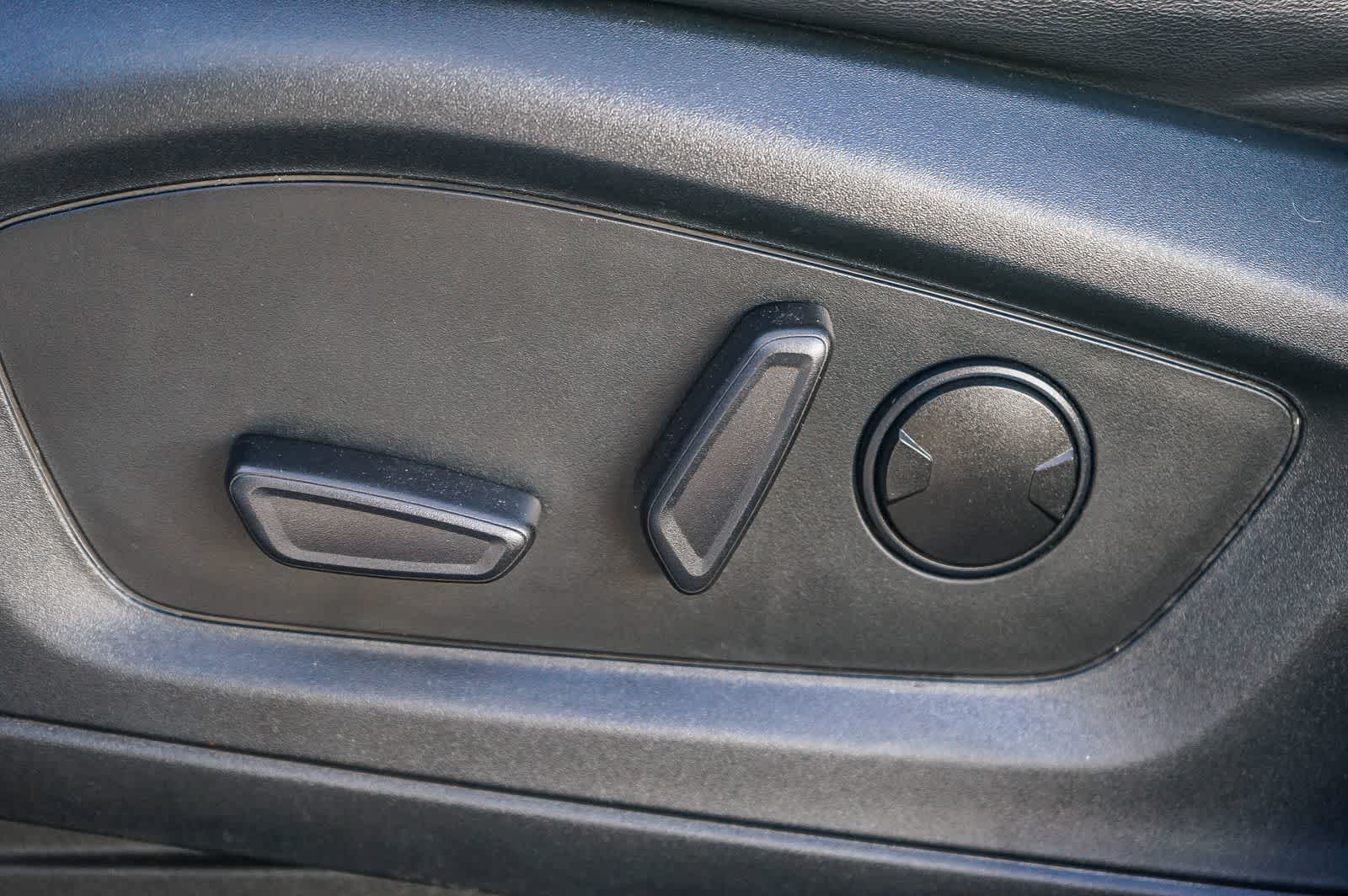 Thumbnail: 2022 Ford Explorer - 19