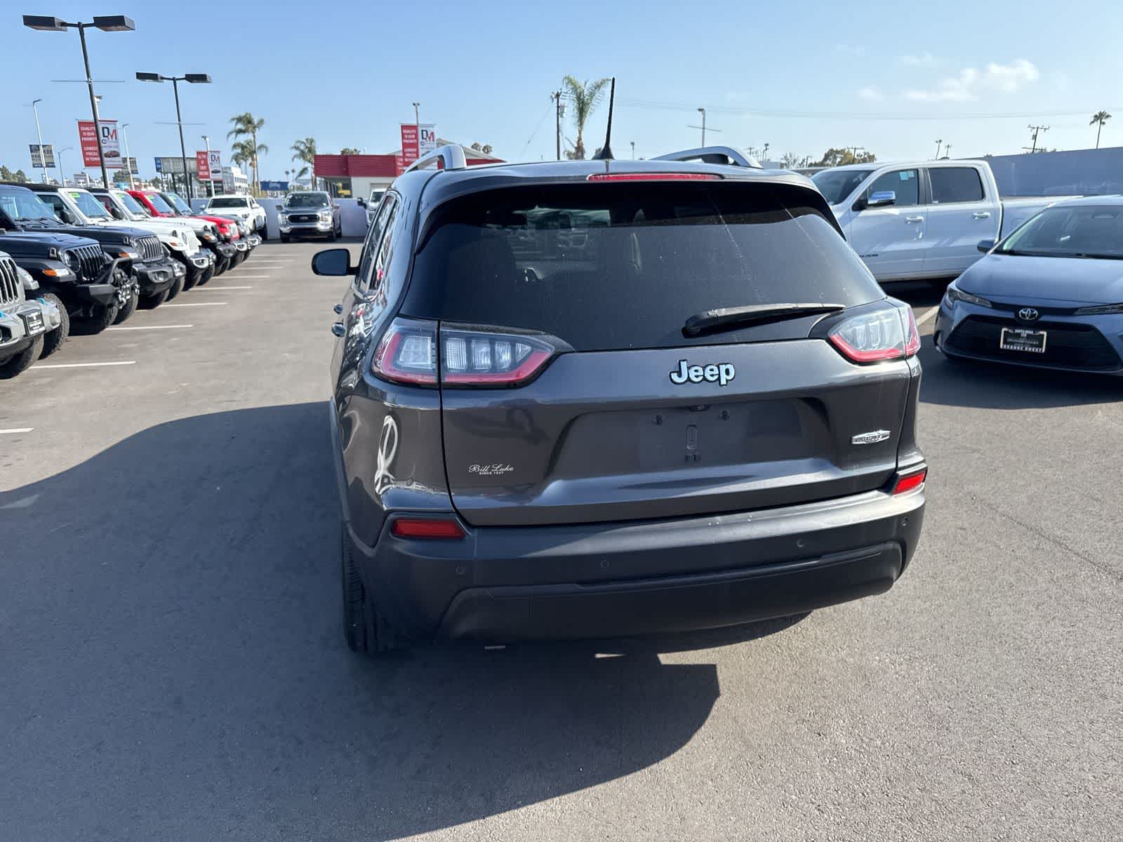 Thumbnail: 2019 Jeep Cherokee - 18