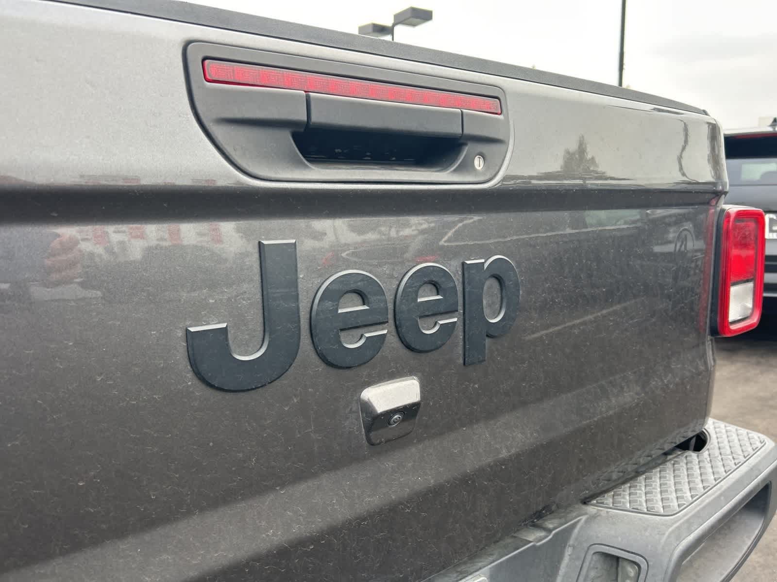 Thumbnail: 2023 Jeep Gladiator - 16
