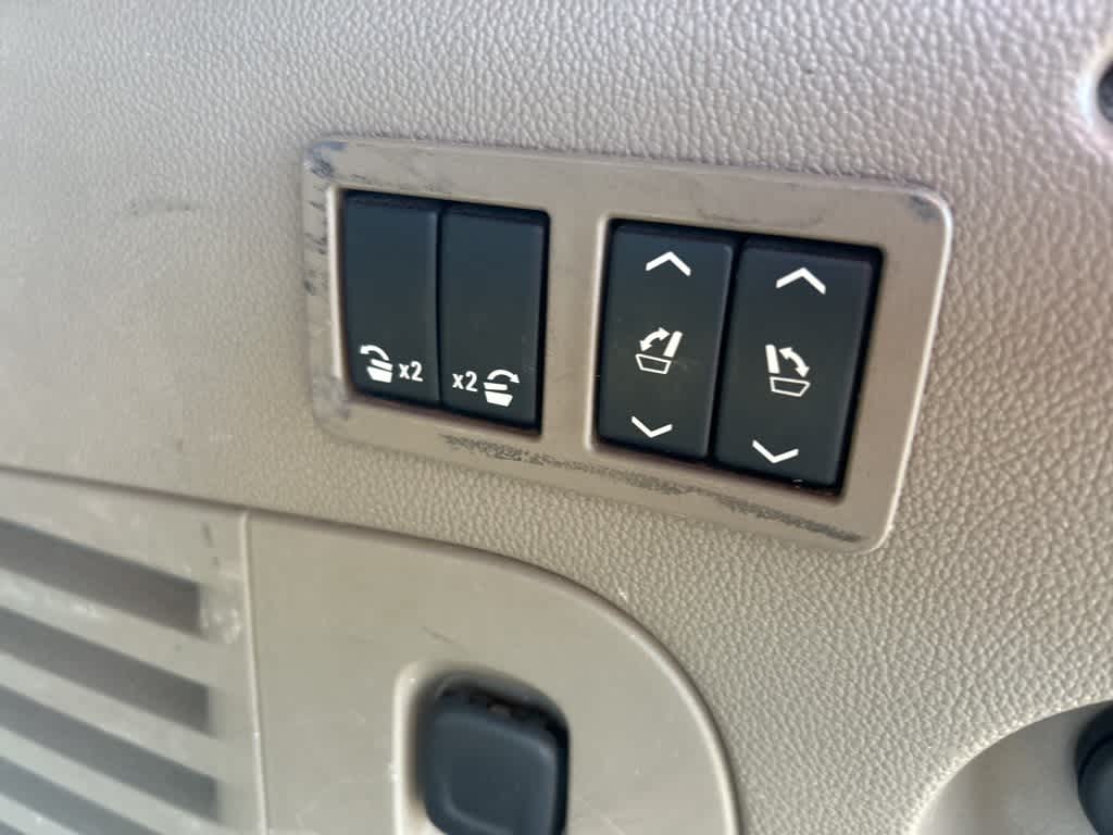 Thumbnail: 2015 Chevrolet Suburban - 24