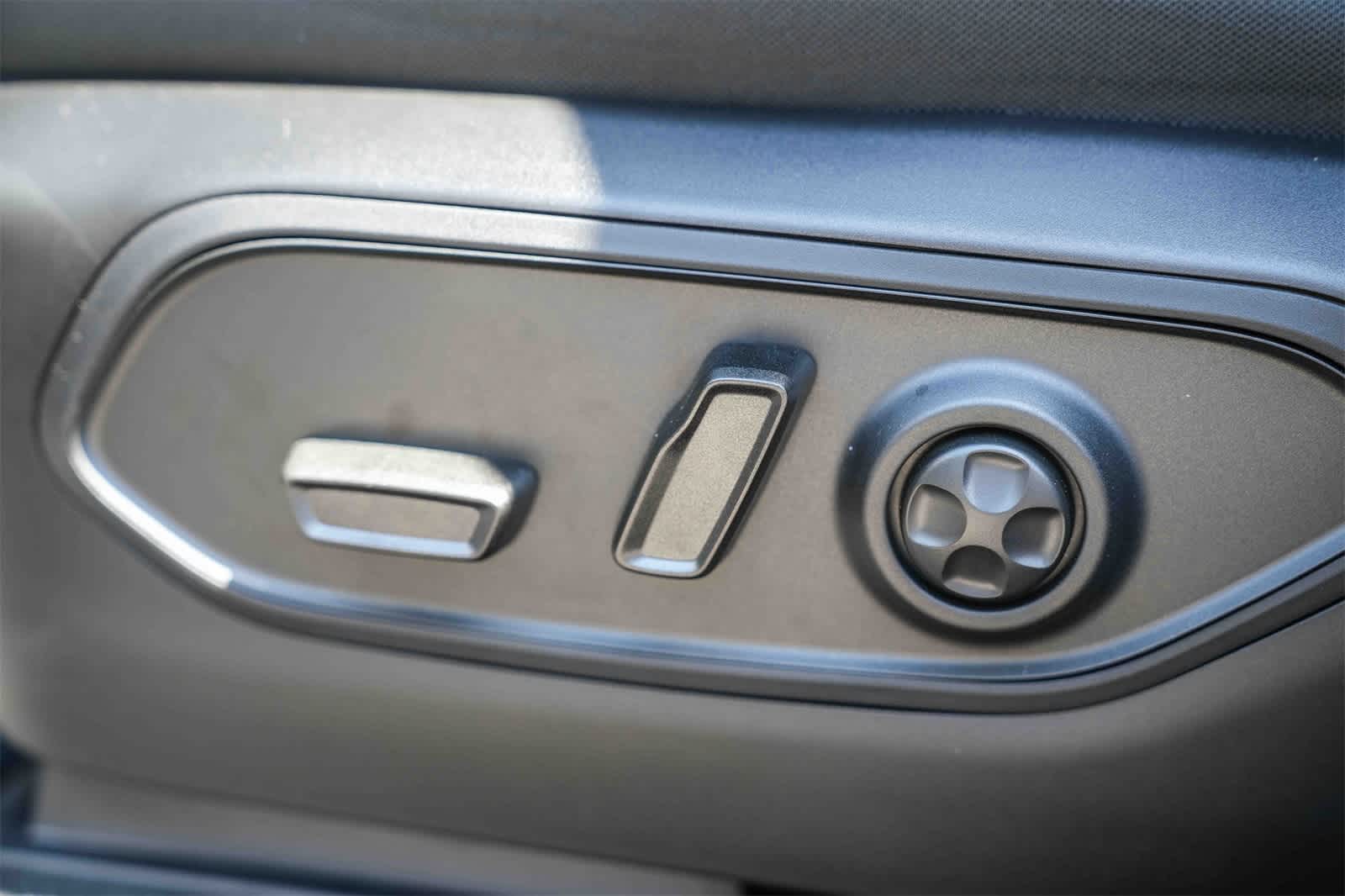 Thumbnail: 2025 Jeep Grand Cherokee - 22