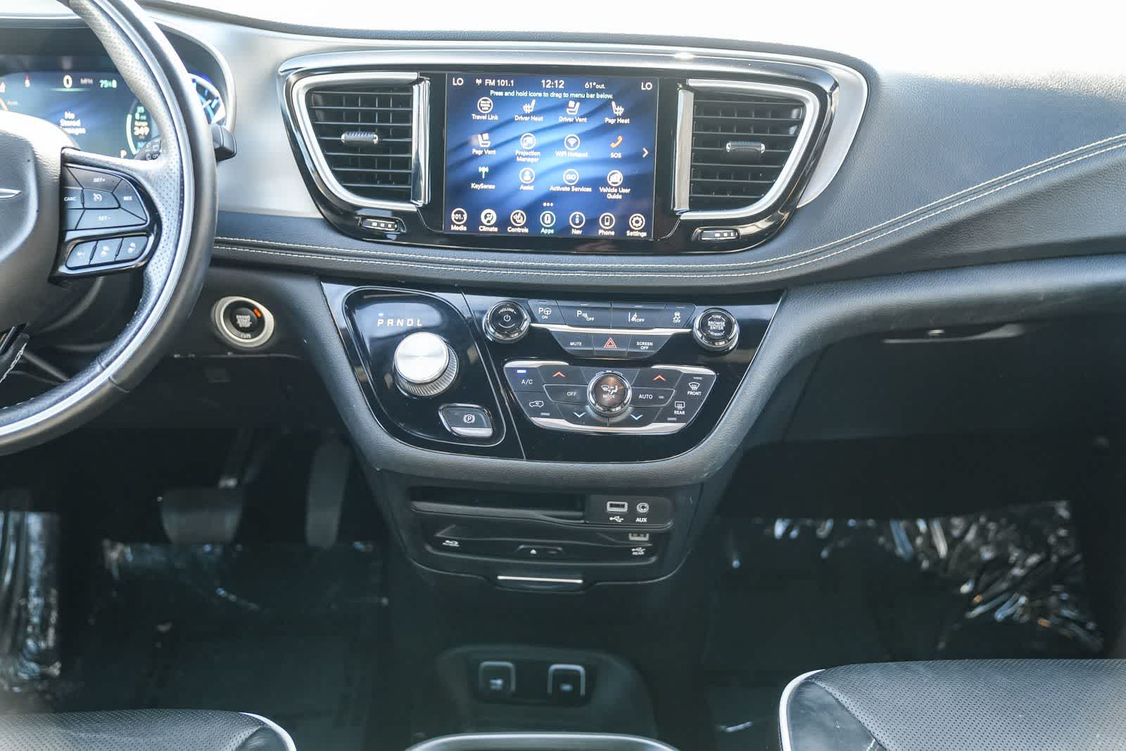 Thumbnail: 2020 Chrysler Pacifica - 10