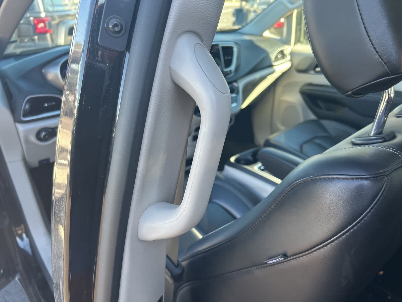 Thumbnail: 2024 Chrysler Pacifica - 24