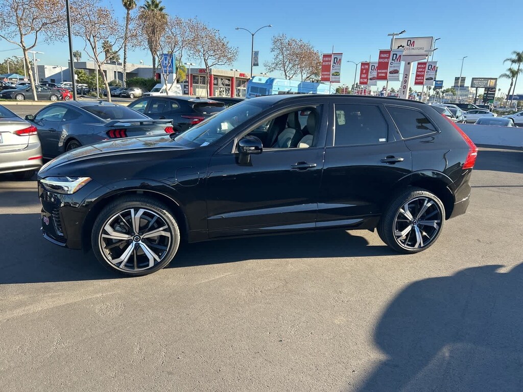 Used 2022 Volvo XC60 Recharge Plug-In Hybrid eAWD R-Design SUV