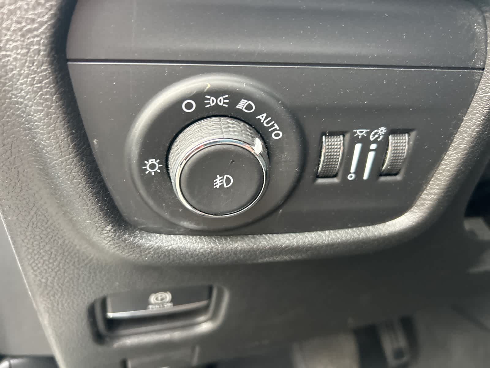 Thumbnail: 2023 Jeep Grand Cherokee - 46