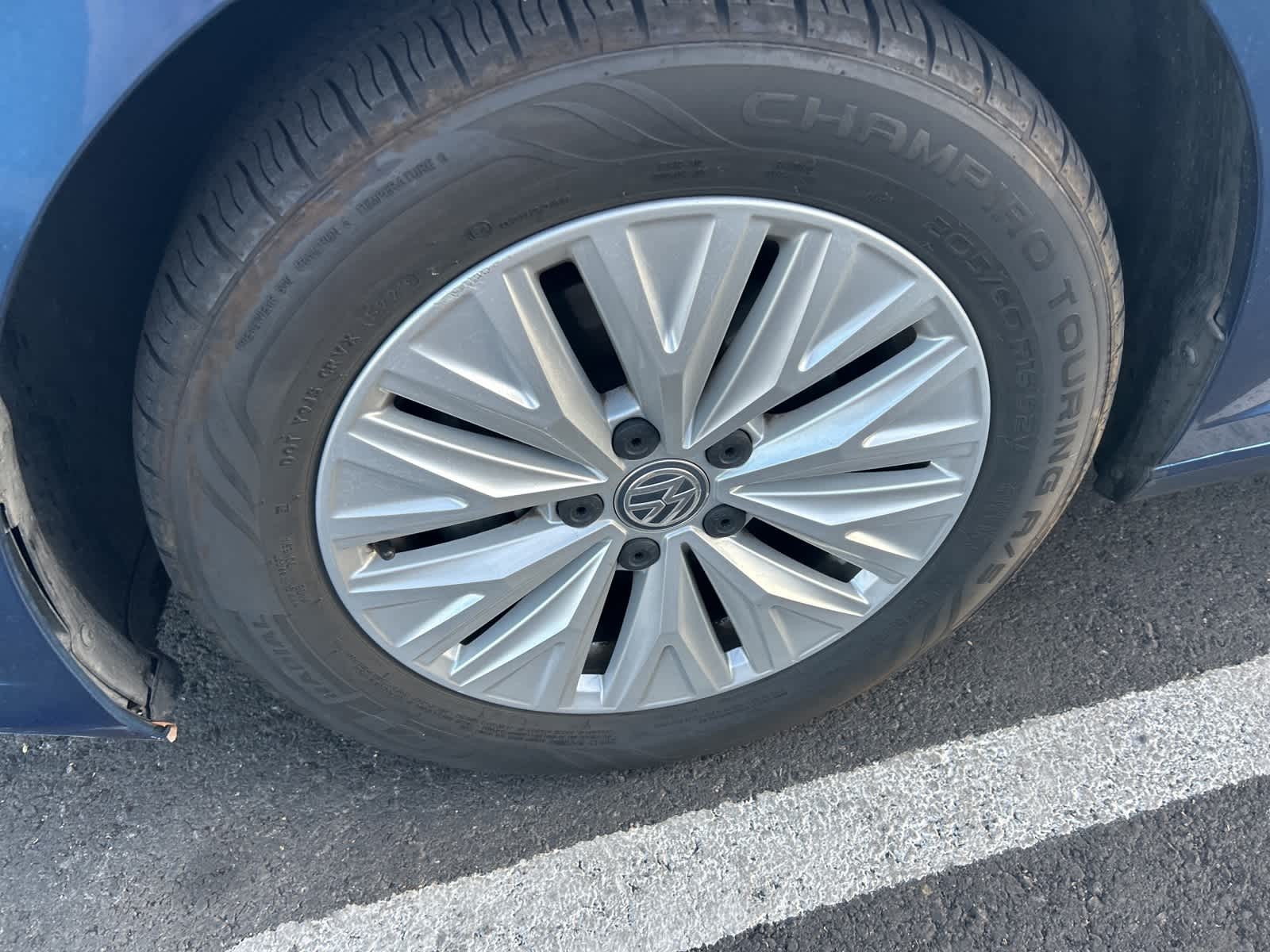 Thumbnail: 2019 Volkswagen Jetta - 3