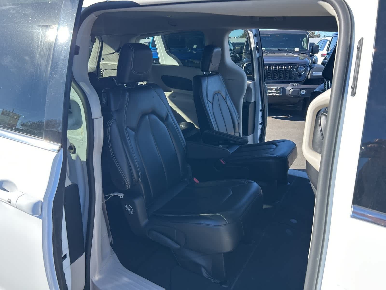 Thumbnail: 2024 Chrysler Pacifica - 22