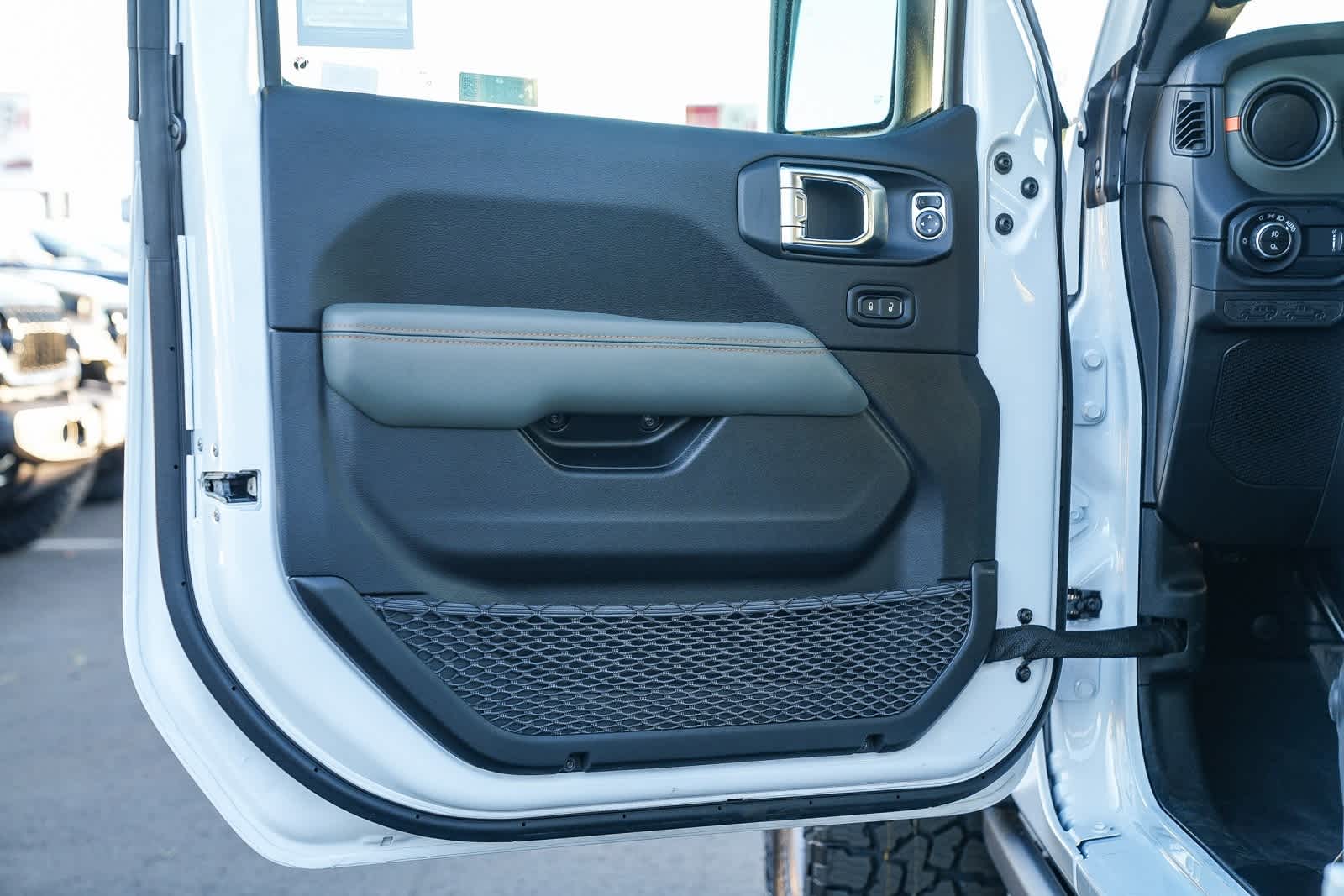 Thumbnail: 2026 Jeep Gladiator - 21