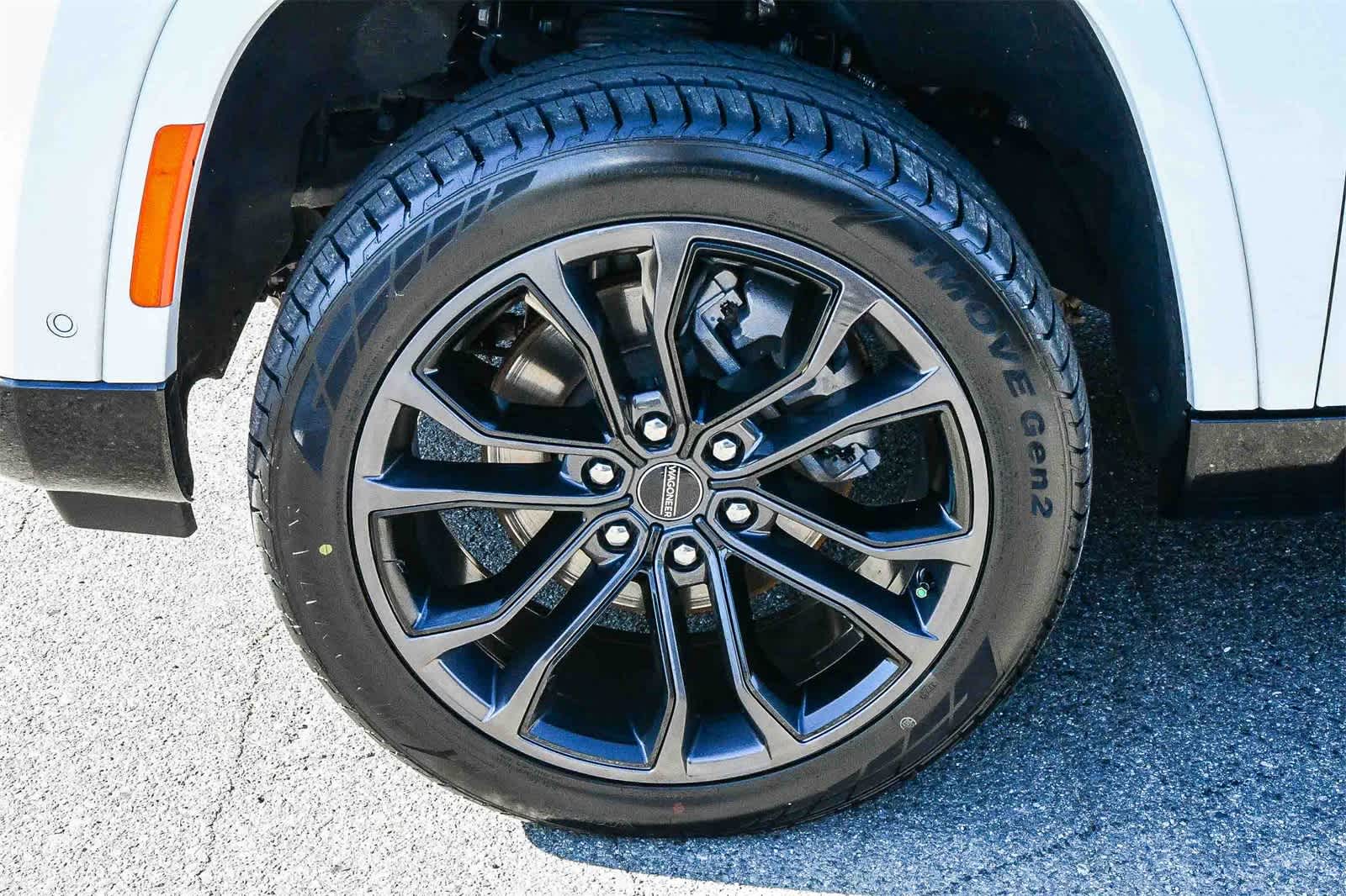 Thumbnail: 2024 Jeep Grand Wagoneer L - 9