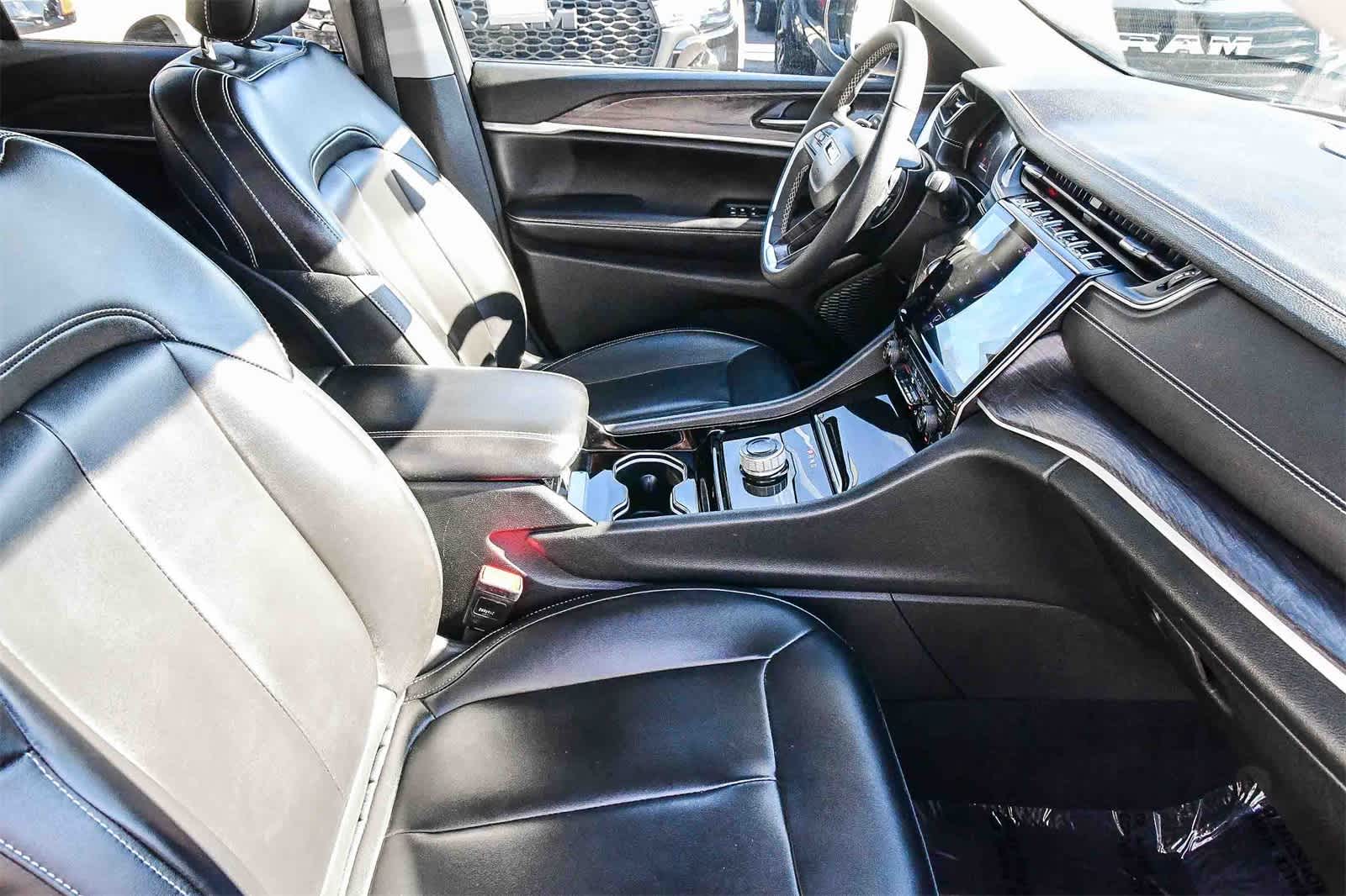 Thumbnail: 2023 Jeep Grand Cherokee - 15