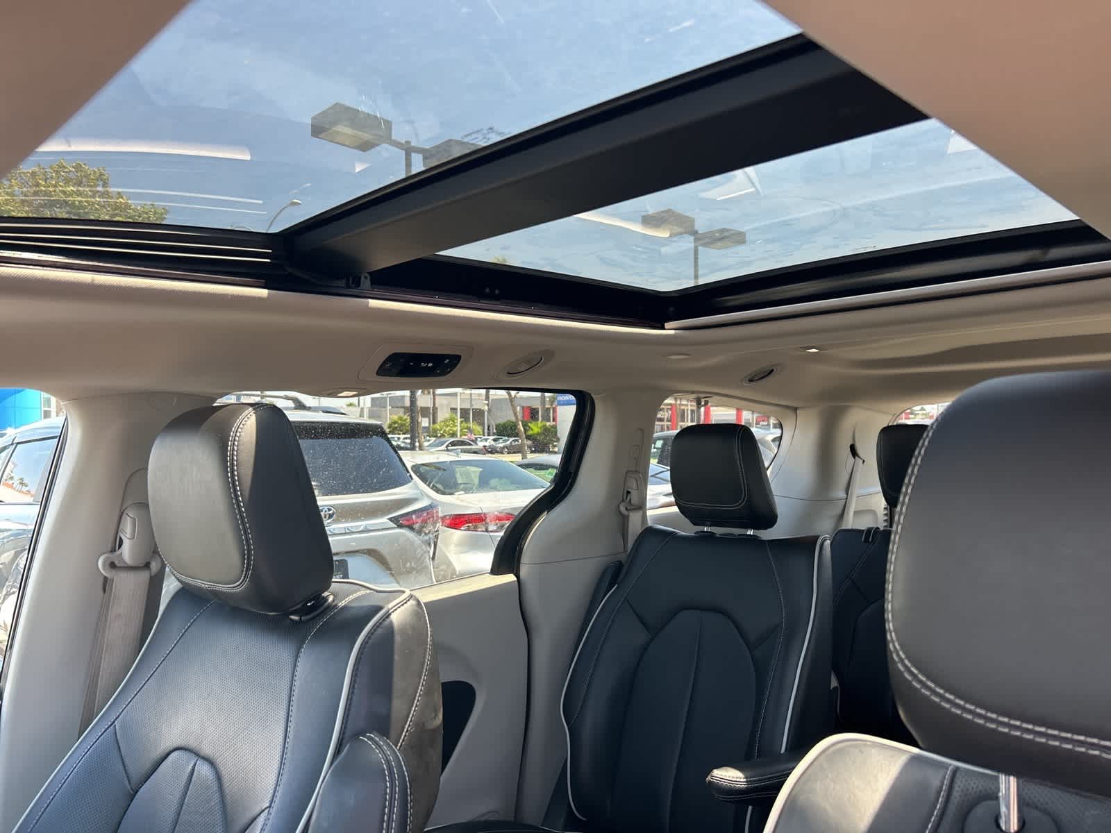 Thumbnail: 2022 Chrysler Pacifica - 37