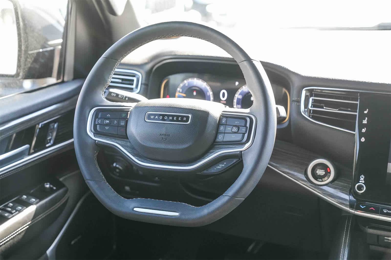 Thumbnail: 2022 Jeep Wagoneer - 13