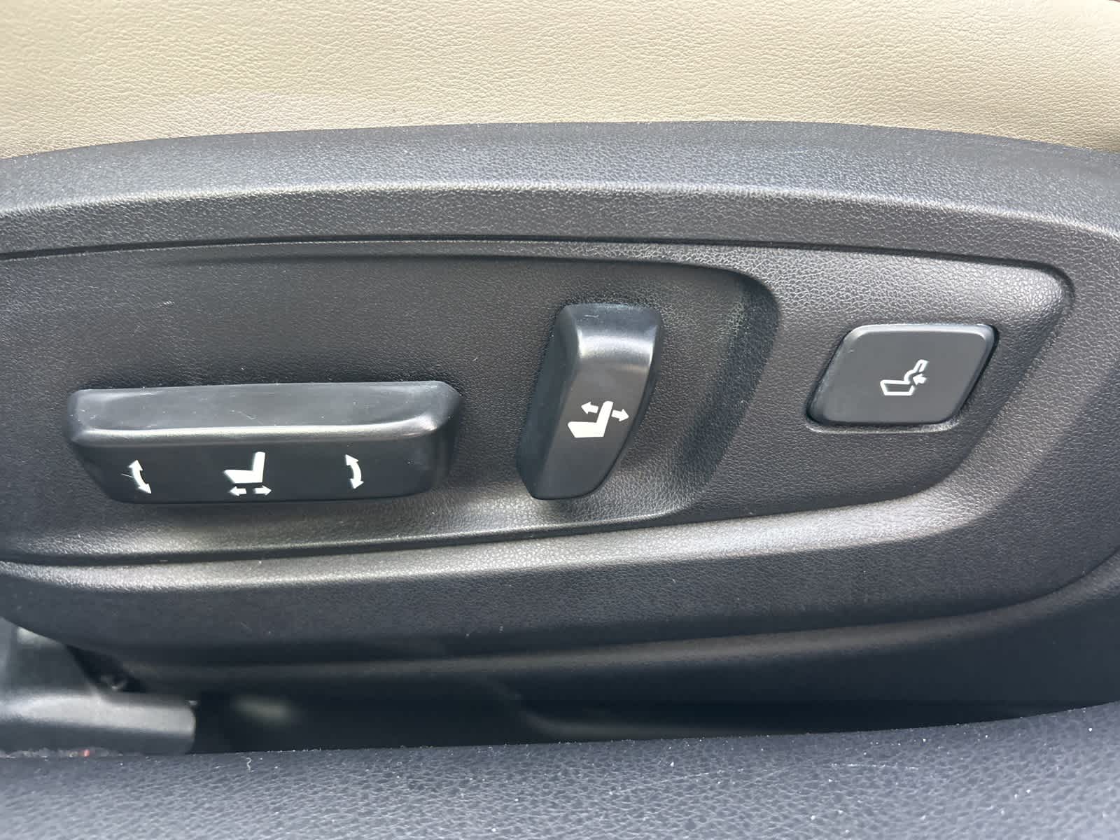 Thumbnail: 2016 Lexus ES - 27