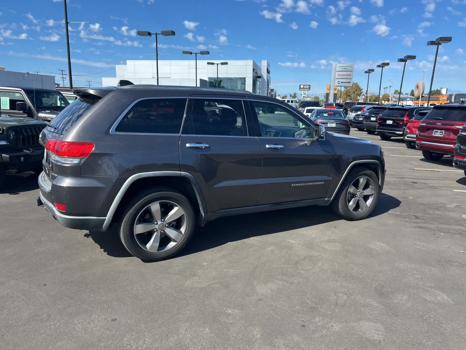 Thumbnail: 2015 Jeep Grand Cherokee - 7
