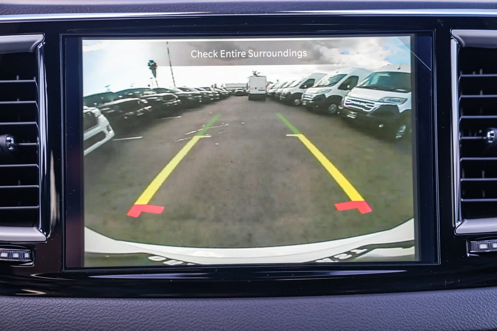 Thumbnail: 2026 Chrysler Voyager - 25